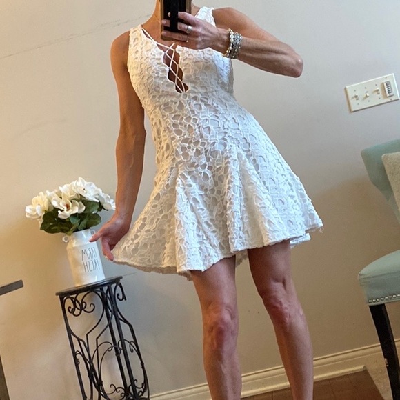 Tea n Cup Dresses & Skirts - Tea & Cup Los Angeles White eyelet lace v neck halter mini dress cocktail Medium